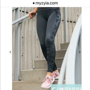 Zyia leggings size medium camo/gray